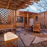 Casita Gomez- Patio, Studio, Railyard District