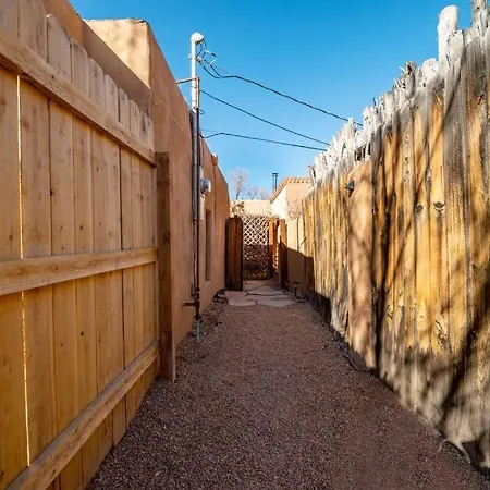 Casita Gomez- Patio, Studio, Railyard District Santa Fe