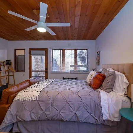 Casita Gomez- Patio, Studio, Railyard District Apartment *